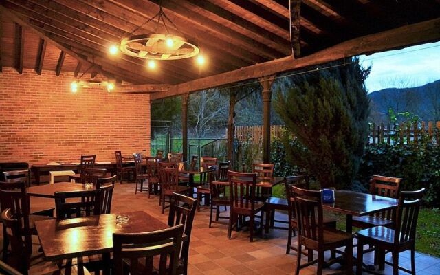Hotel Restaurante Ribera del Chicu