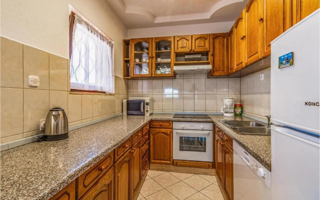 Five-Bedroom Holiday Home in Kastel Novi