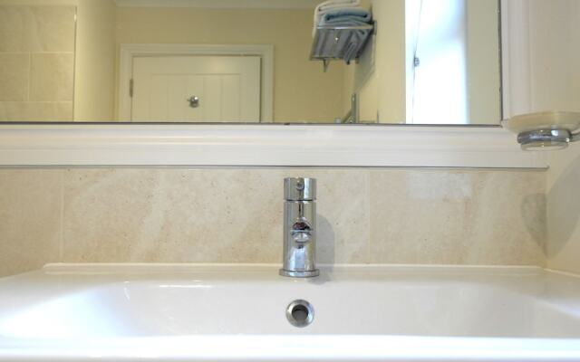 Hatton House , Midhurst 489514