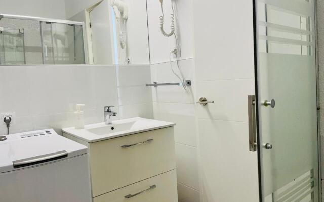 Sunny Apartment Australia by Yumbo