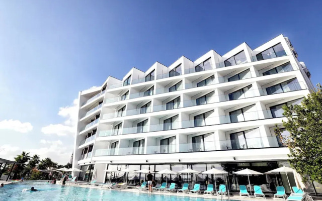 Luxury Premium Finese