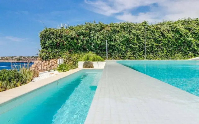 Excellent Seafront Villa in Cala Pi