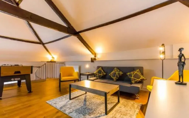 Host Stay Oddfellows Hall
