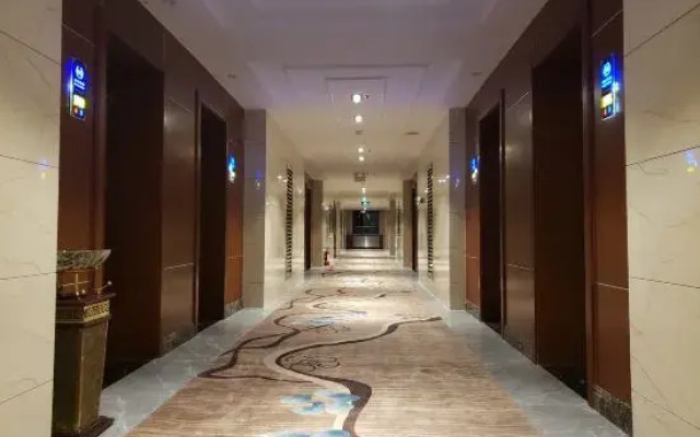 Shengshi Huadu Hotel
