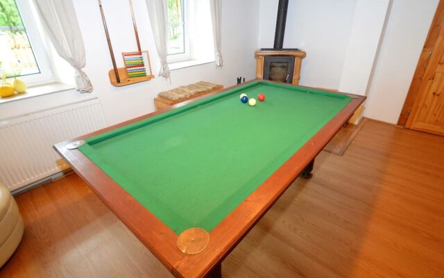 Comfortable Holiday Home With Sauna and Billiards, Near the Slopes