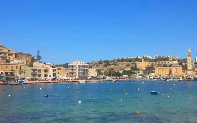 Peaceful Haven With Stunning Views Close to sea