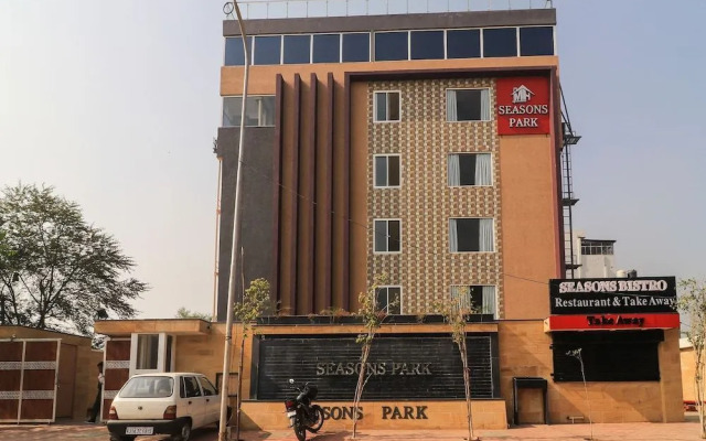 Season Park By OYO Rooms