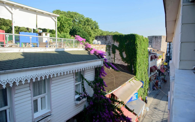 Taya Hatun Hotel