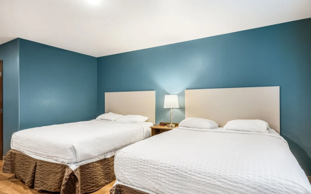 WoodSpring Suites Chicago Addison