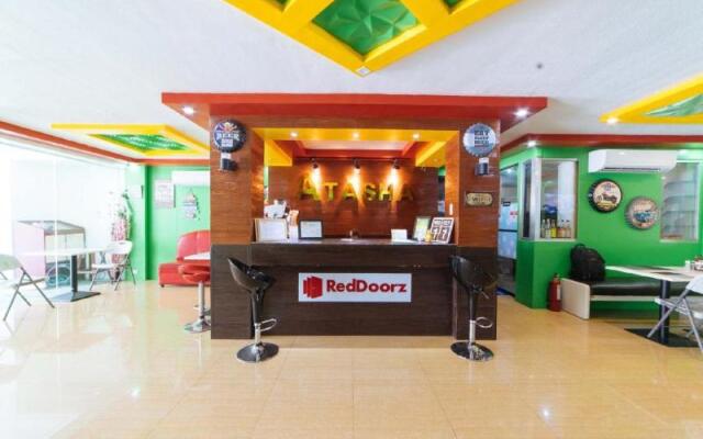 RedDoorz near Notre Dame of Dadiangas University - Vaccinated Staff