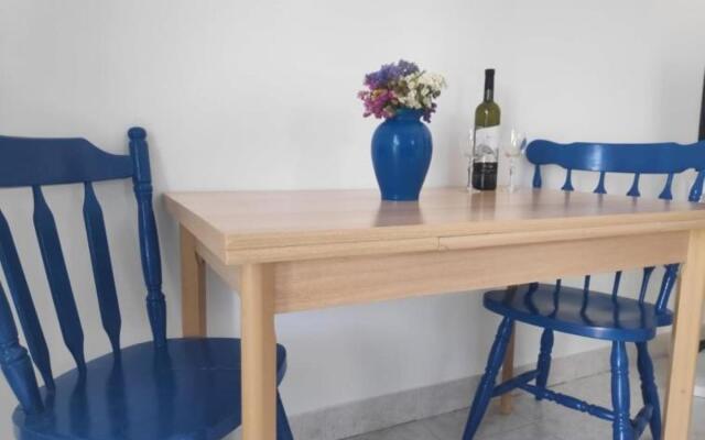 Jadranka - Free Parking and Grill - A2-blue