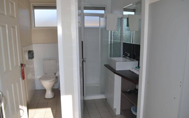 Hobart Tower Motel