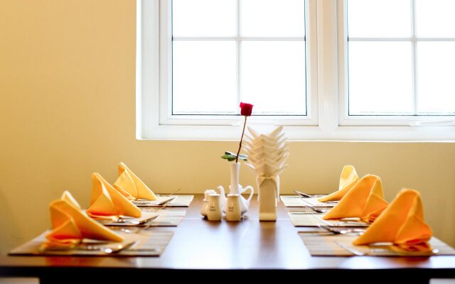 Seventeen Saloon Hotel