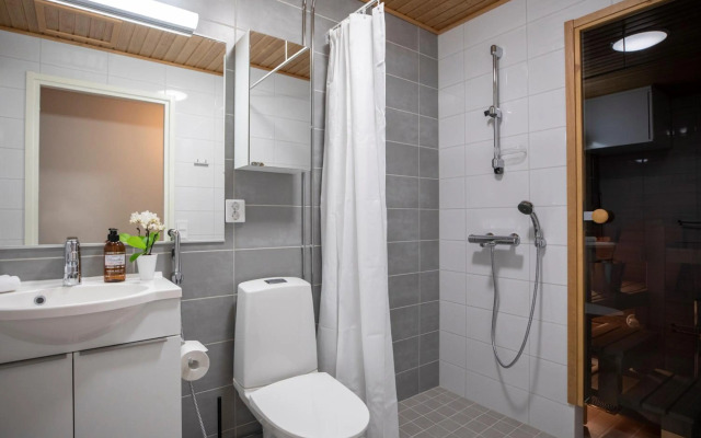 Arctic Penthouse City Suite