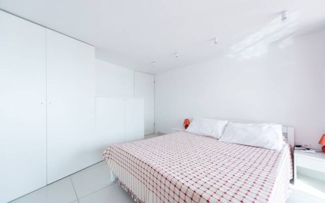 No5 Penthouse 2 Bedroom Apartment