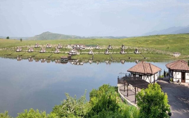 Sakit Gol - Silent Lake Hotel