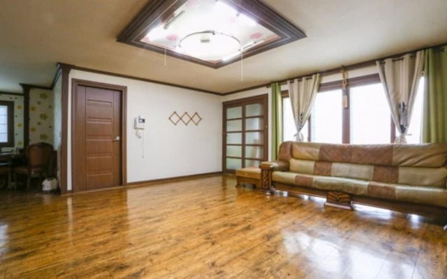 Andong Horse Park Pension