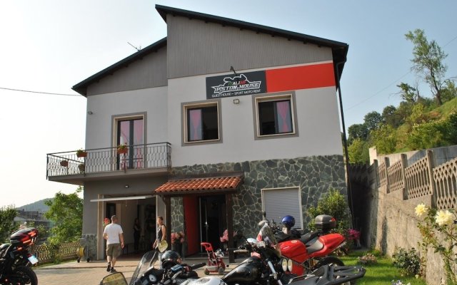 Italian Piston House