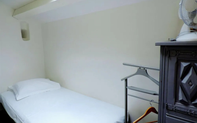 Authentic Stone Mas Retreat