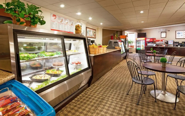 Anaheim Majestic Garden Hotel