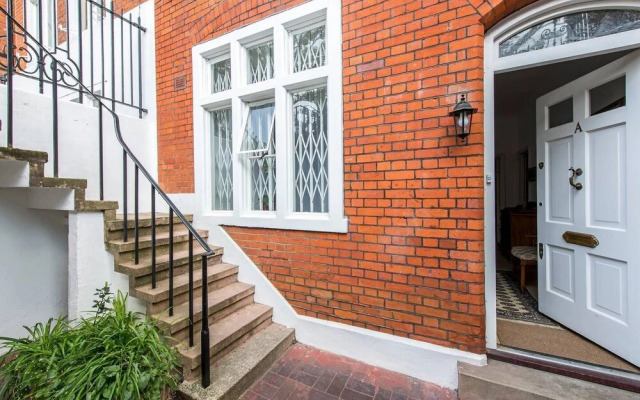 Traditional 1 Bed in Chelsea Near Harrods