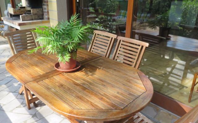 Holiday Home Le Hameau du Point du Jour - LCA190