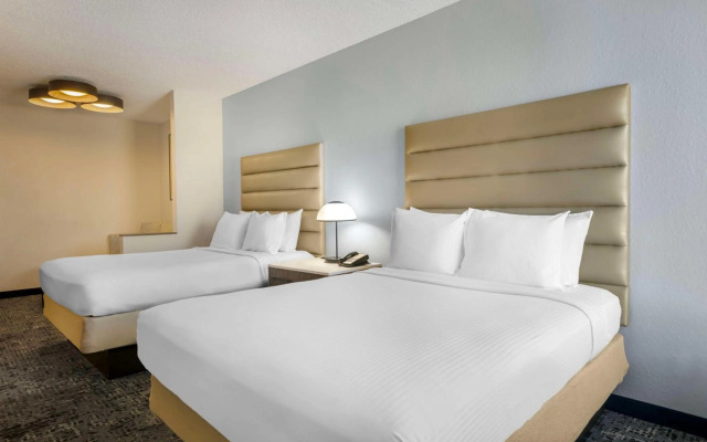 Best Western Plus Universal Inn