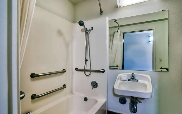 Motel 6 Hesperia, CA - West Main Street I-15