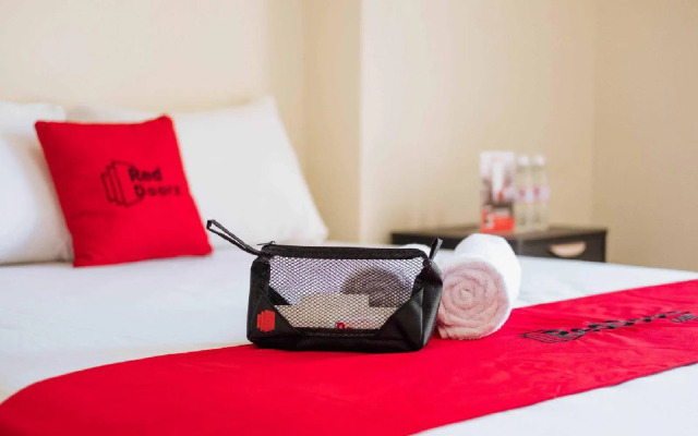 Formerly RedDoorz Syariah @ Bulak Kapal