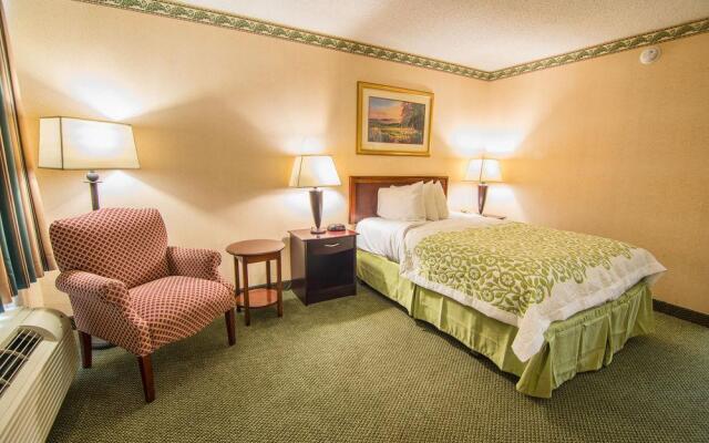 莱瑟姆戴斯套房酒店/北阿尔巴尼(Albany Airport Hotel)