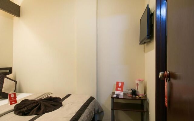 OYO 89979 Diamond Hotel