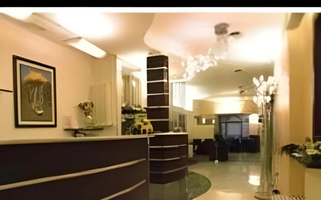 Hotel Holiday