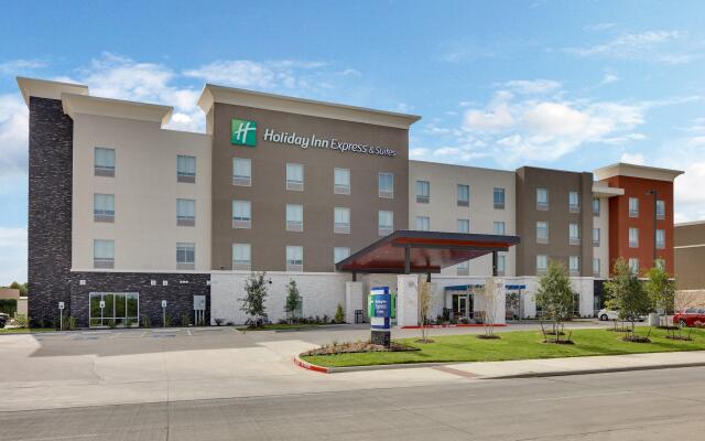 Holiday Inn Express & Suites Plano - The Colony, an IHG Hotel