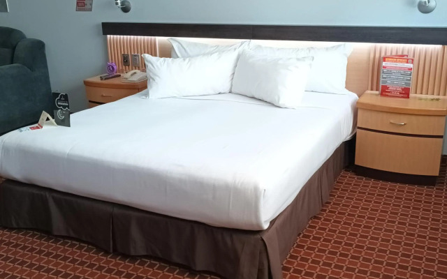 Suites Inn La Muralla Metepec