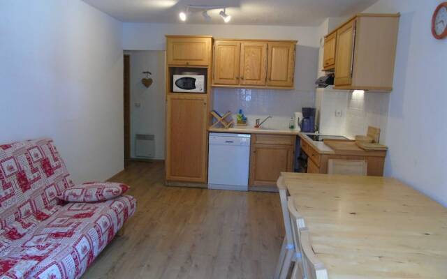 Lou Services Apartment CHAR8 LSI 001