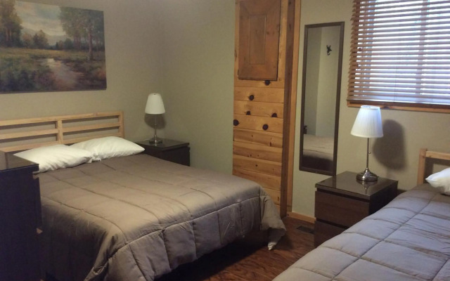 Madawaska Lodge-Cottage