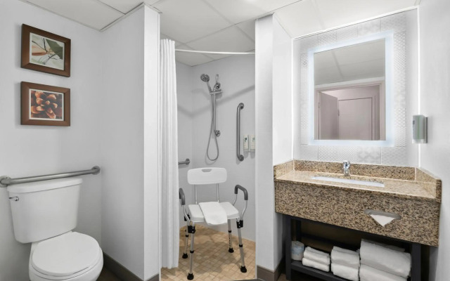Country Inn & Suites by Radisson, Coon Rapids, MN