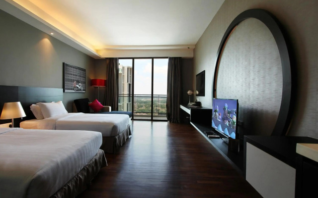 The Shore Hotel & Residences