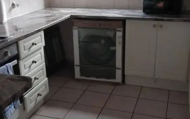 Ground flr 3bed Apartment Private Garden