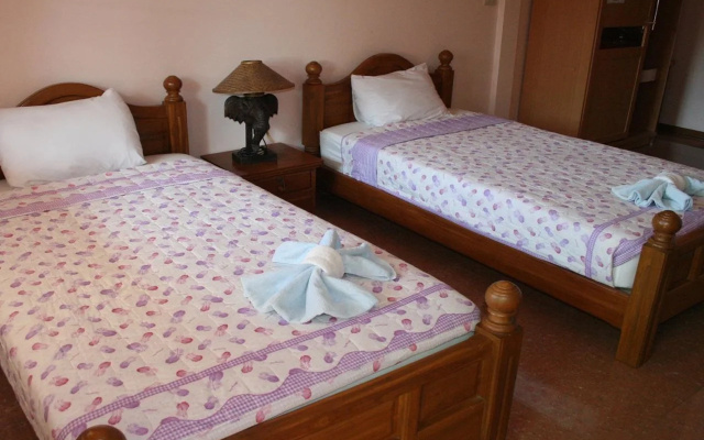 7 Garden Hotel