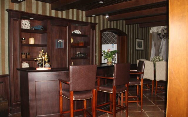 West Lake Reclusive Life(Shangmanjuelong Branch)