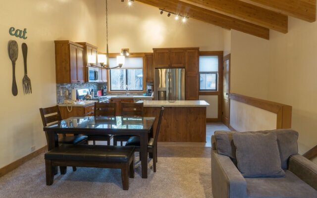 3048 Aspen Grove
