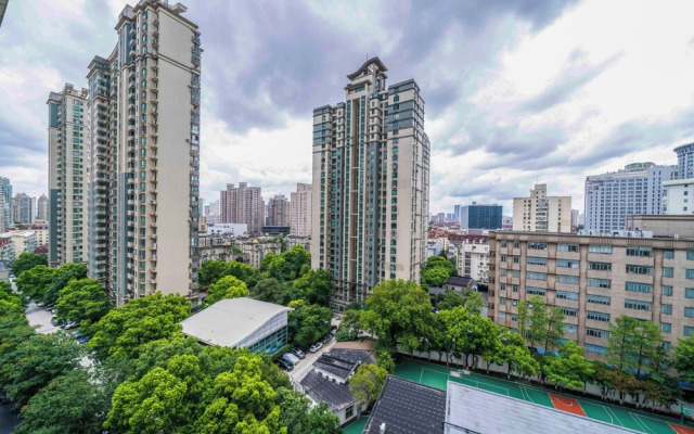 Tyms Family 2BR 1BA Apt Xujiahui Center