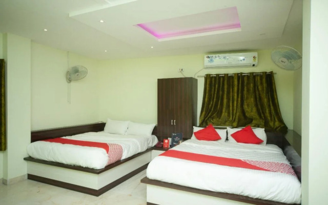 Sri Kumaran Residency By OYO Rooms
