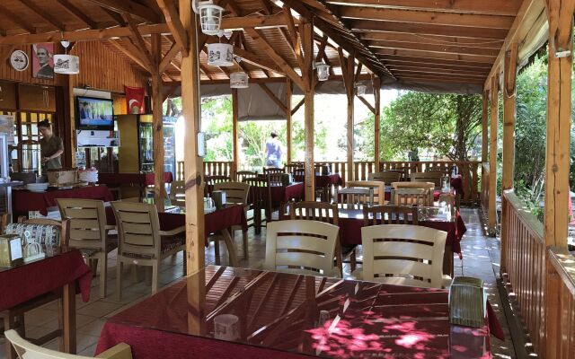Baris Pension & Bungalows