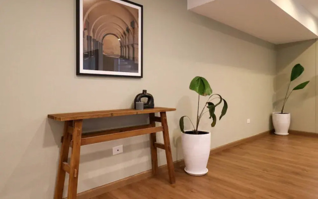 w Monochromatic 2BR w Terrace in Miraflores