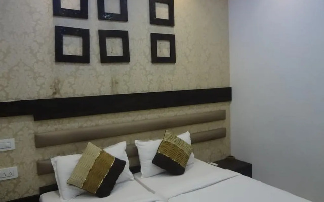 Room Maangta 136 @ CST