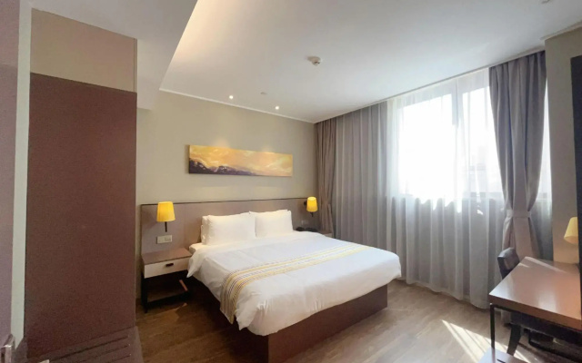 Homeinn Plus Hotel (Shanghai Dishui Lake Port City New World)