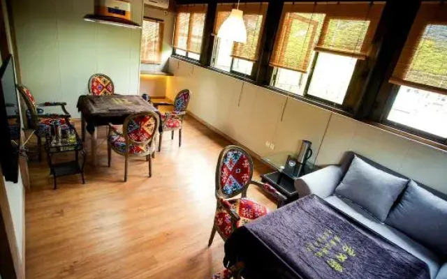 Hillside Spring Resort