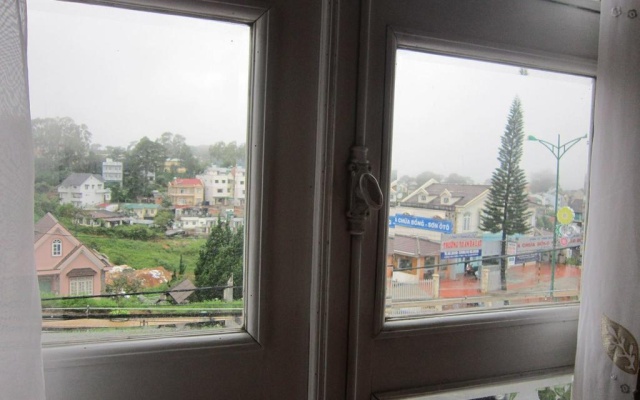 Phuc Loc Tho Hotel